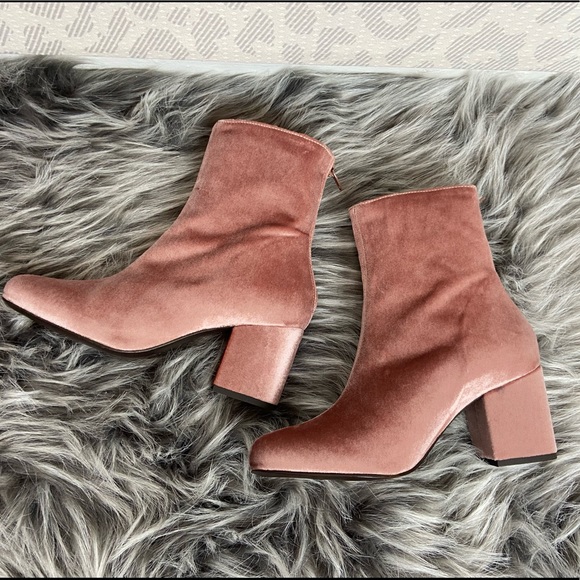 FREE PEOPLE Cecile Velvet Soft Girly Pink Ankle Boot Bootie Size 37 (US 7) - Picture 10 of 11